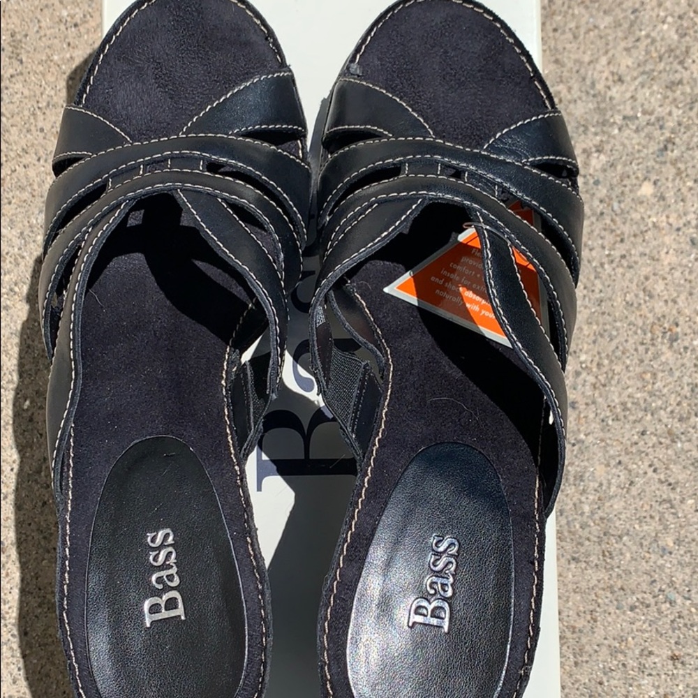 Bass heels size 8M - Picture 5 of 7